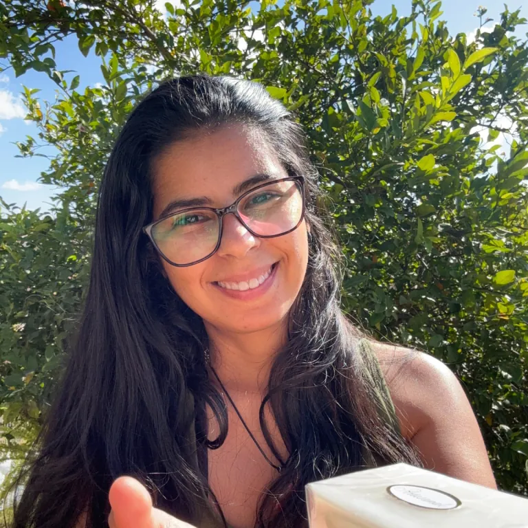 Gislene Alves, à frente do Curso de Saboaria Artesanal